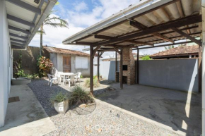 Bela casa a 100m da praia da armação RPR056